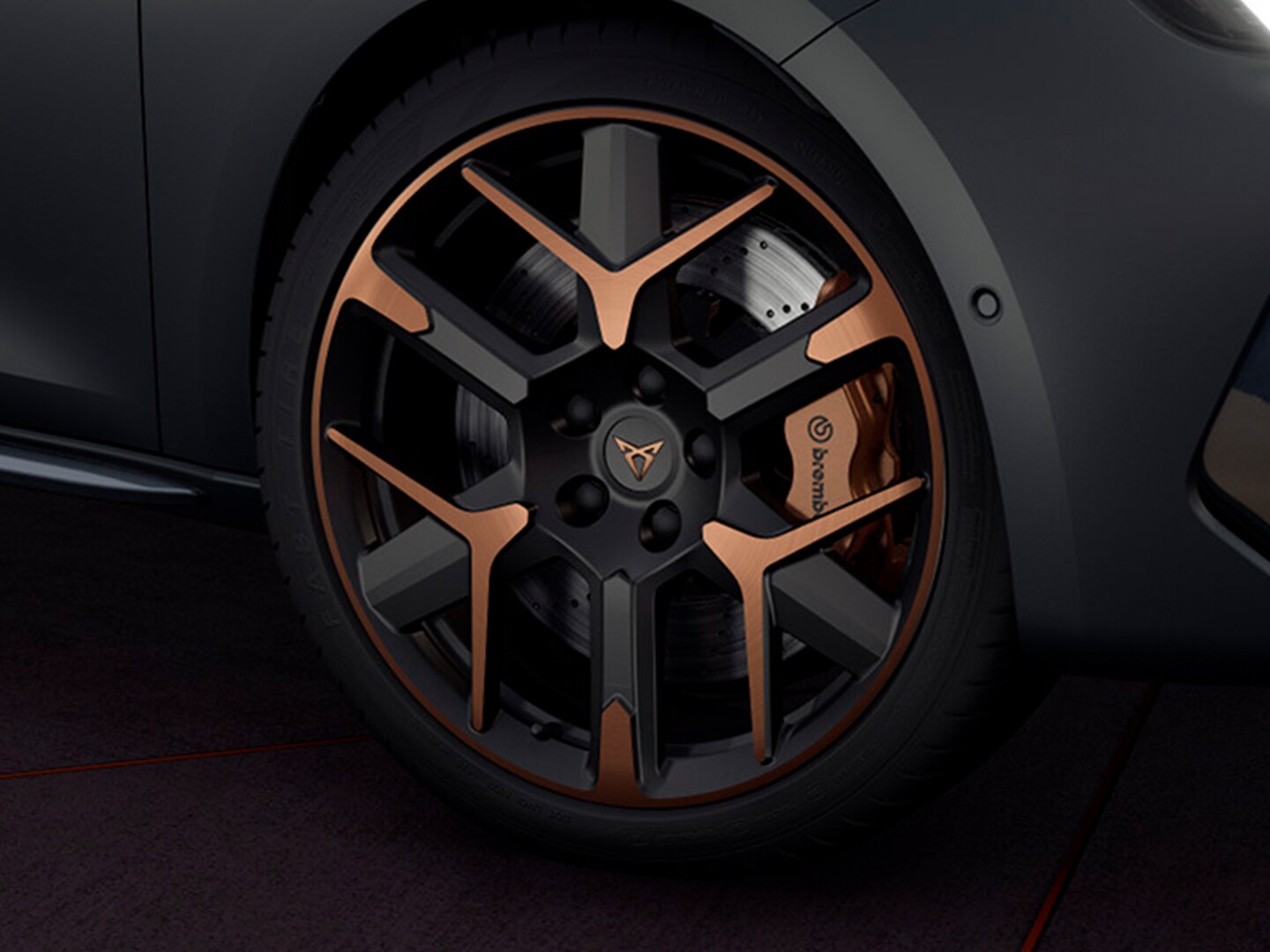 Close-up shot of the alloy wheel design of the new CUPRA Leon, that combines with Brembo Brakes to offer a smoother performance.